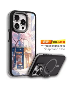 《櫻花暖光玻璃屋》L109 二代鏡頭支架 SnapStand 客製化手機殼，櫻花樹下的玻璃小店街景插畫設計，支援 iPhone 等多款型號，是日系街景風格的手機殼推薦。