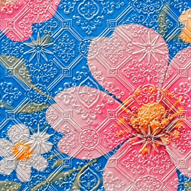 古典透明紋理覆在彩色花卉圖案上的放大模擬